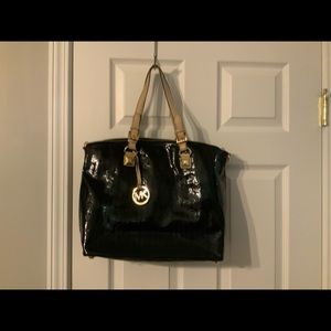 Michael Kors patent leather large bag, excellent condition with bag